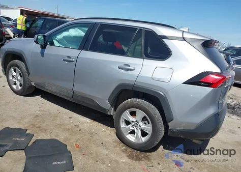 2021 Toyota Rav4 Xle from USA, damaged, VIN 2T3W1RFV0MW104858